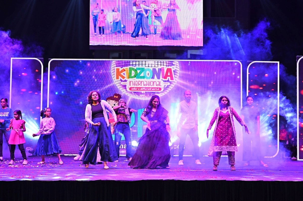 Parents and kids performing in the Kidzoina Annual Day | International Preschool in Hyderabad